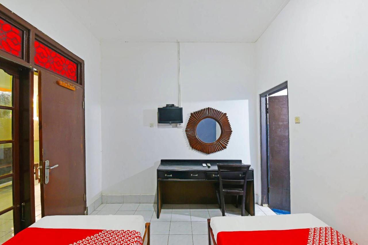 Oyo 3244 Grand Chandra Hotel Dempasar Exterior foto