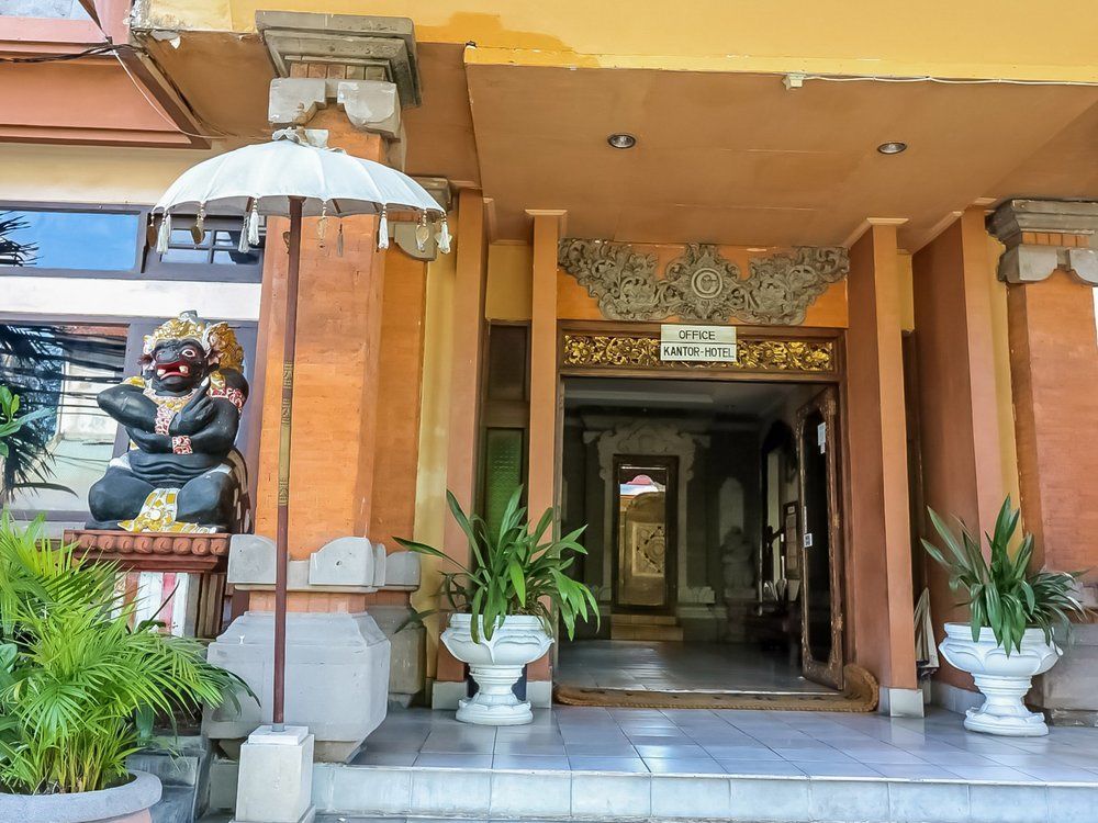 Oyo 3244 Grand Chandra Hotel Dempasar Exterior foto