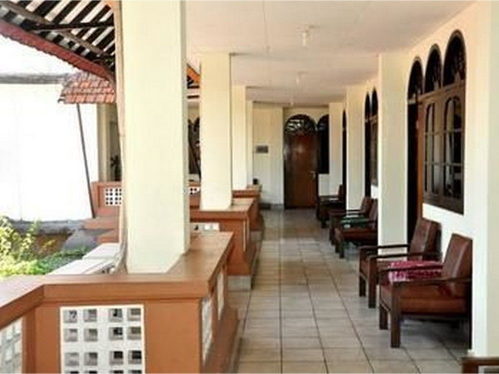 Oyo 3244 Grand Chandra Hotel Dempasar Exterior foto